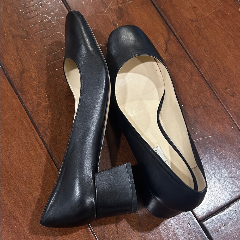 Karl Lagerfeld Black Leather Heels - Picture 2 of 13
